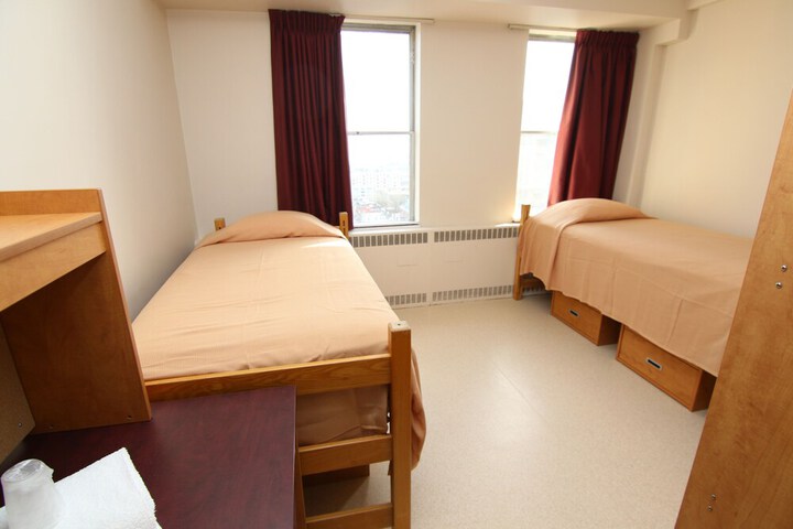 Room 13 of 69