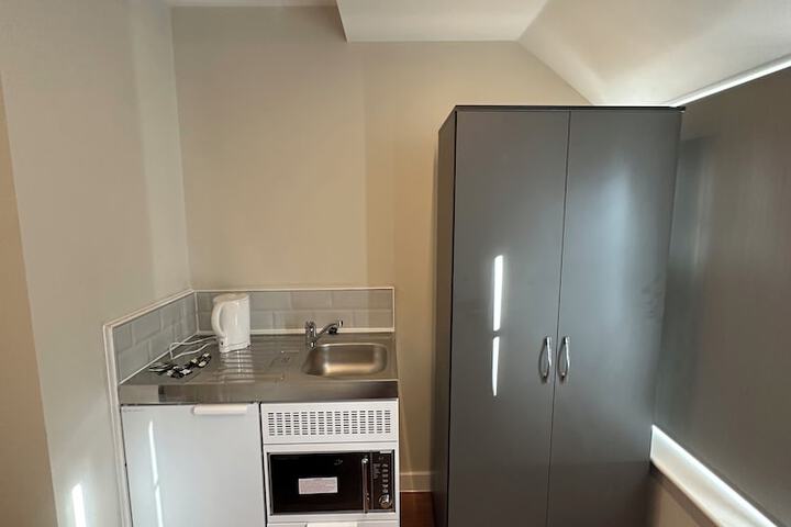 Room 6 of 24