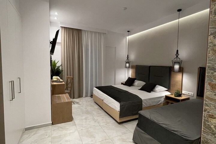 Room 27 of 73