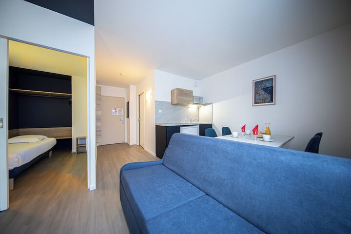 Room 3 of 42