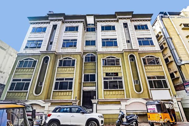 Capital O Samrat Palace Near Nampally Station