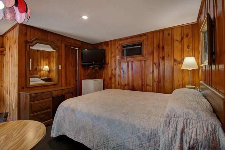 Room 2 of 30