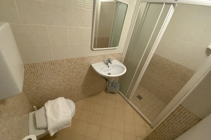 Room 78 of 108