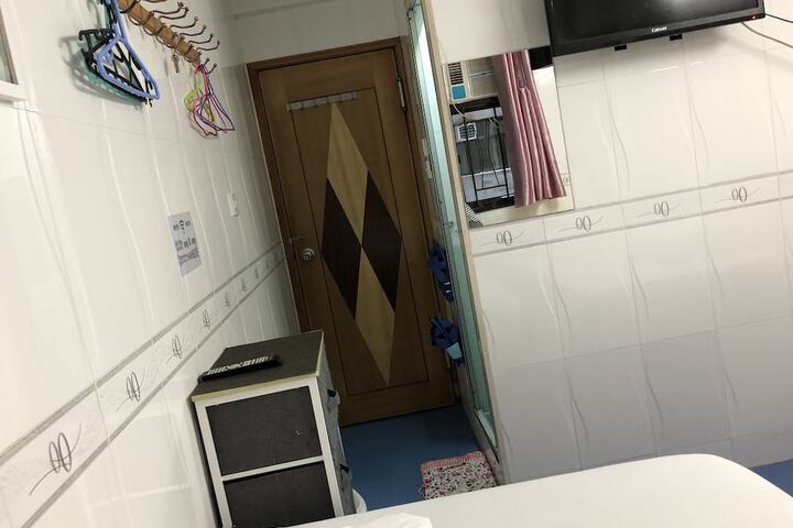 Room 13 of 45