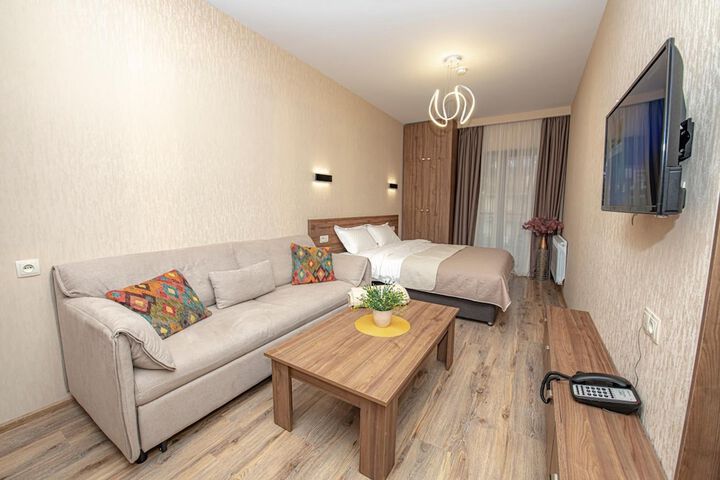 Room 16 of 62