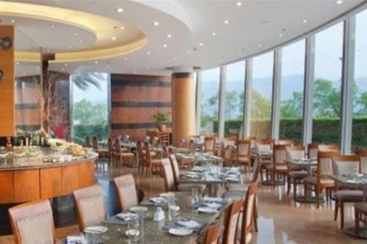 Exterior of Holiday Inn Daya Bay