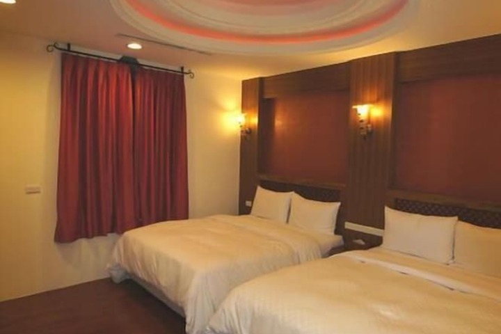 Room 25 of 37