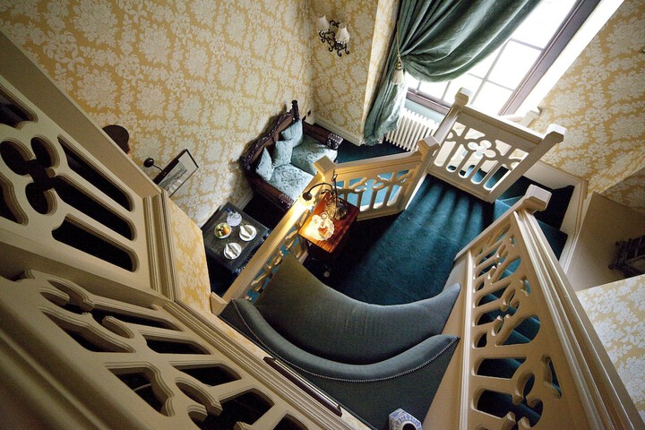 Room 25 of 157