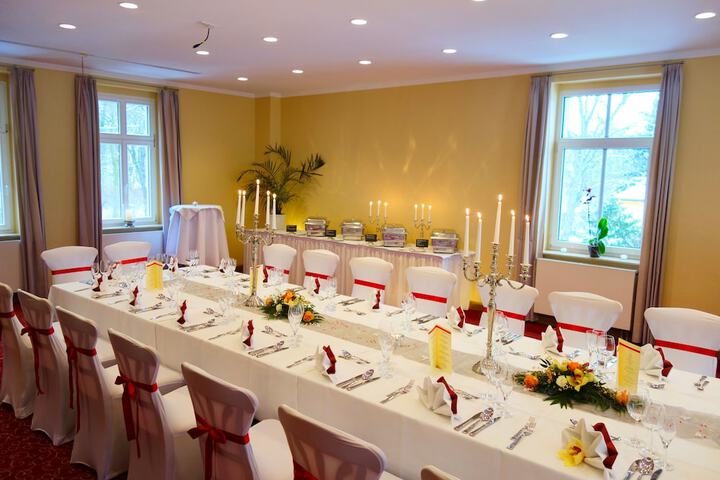 Ballroom/Hall 43 of 61