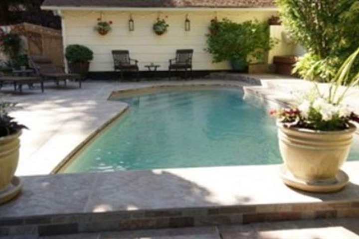 Hotel Pool
