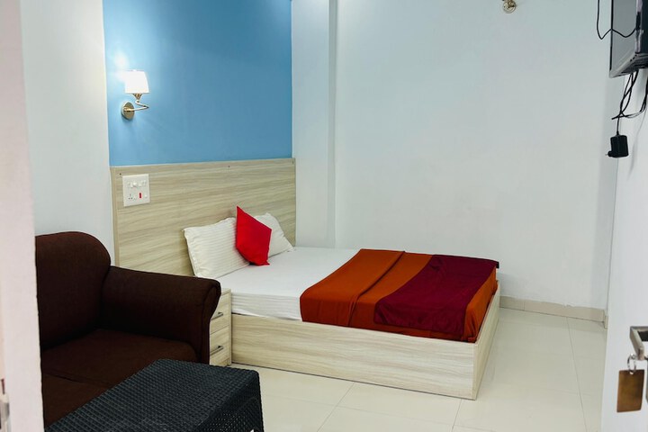 Room 3 of 7