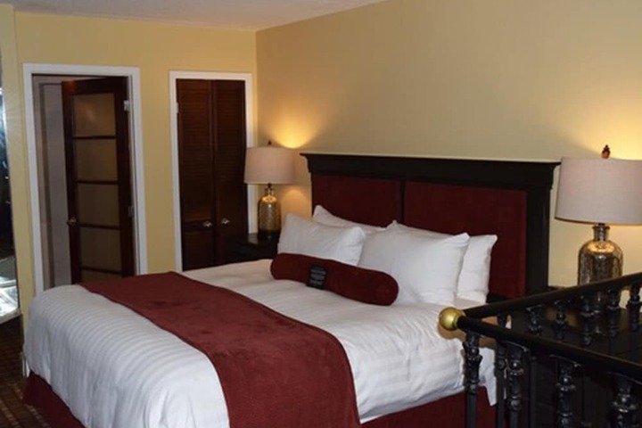 Room 3 of 70