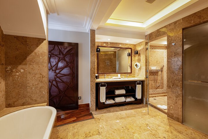 Room 40 of 123