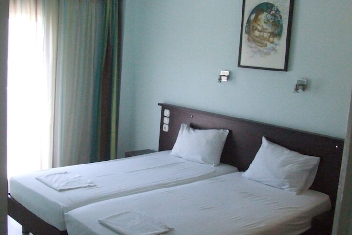 Room 7 of 25