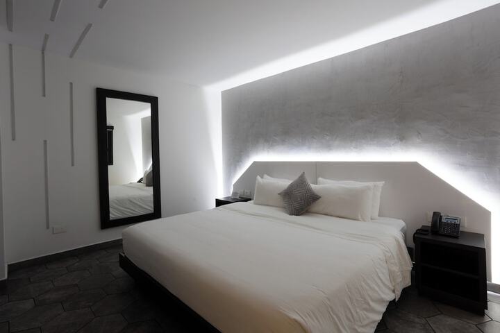 Room 15 of 51