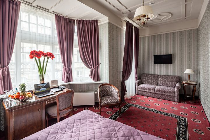 Room 52 of 127