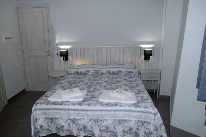 Room 5 of 49