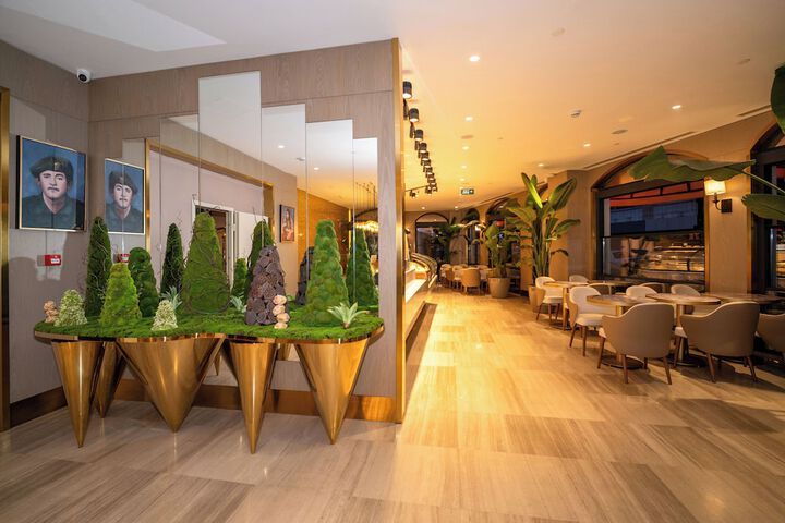 Hotel Interior 7 of 170