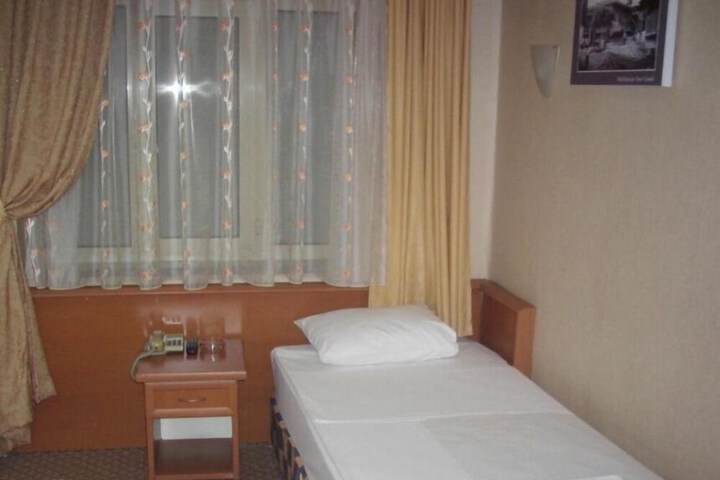 Room 16 of 46