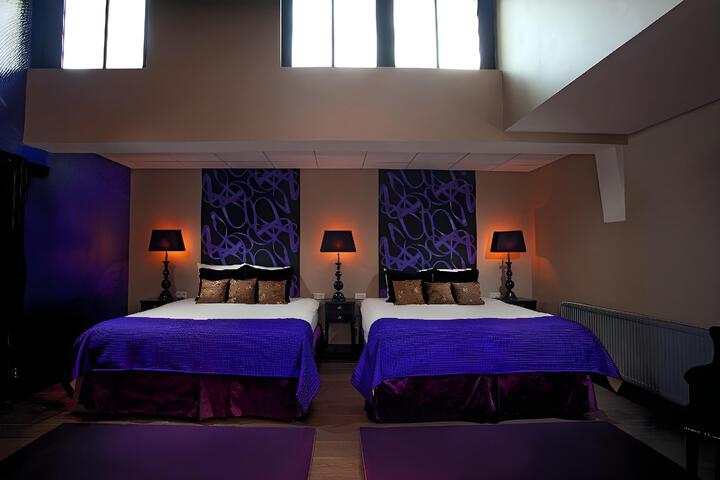 Room 36 of 189