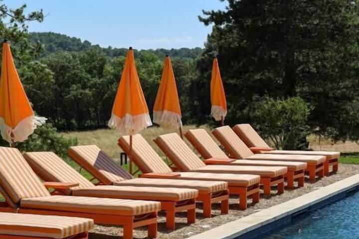 Pool 23 of 28