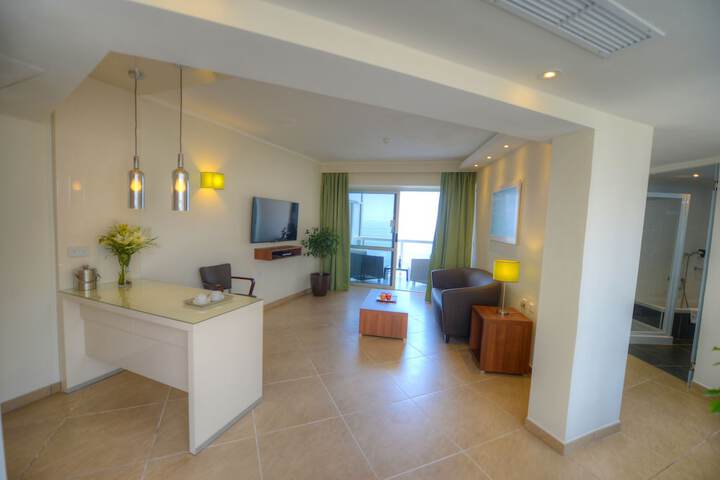 Room 32 of 124