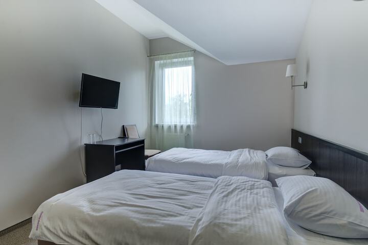 Room 10 of 10