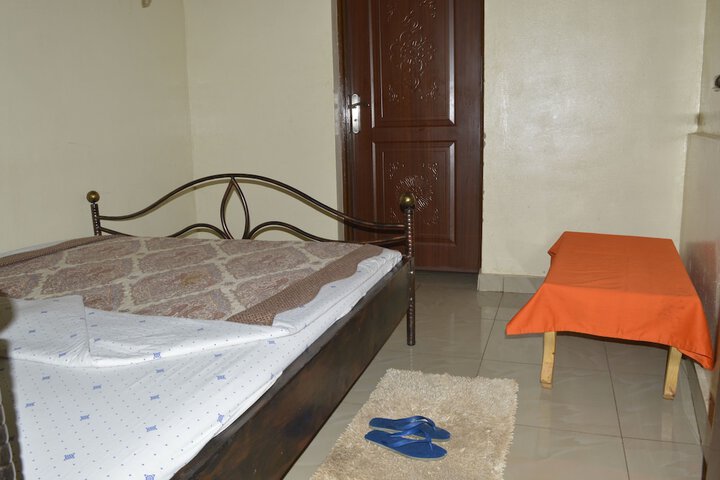 Room 3 of 18
