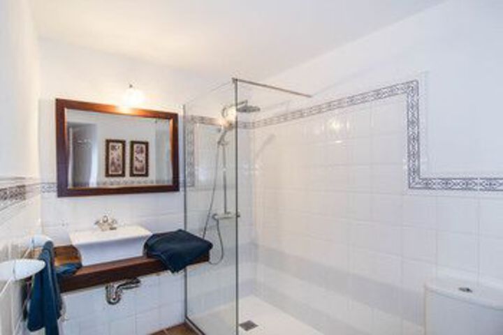 Room 2 of 11