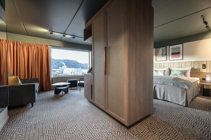 Room 11 of 72