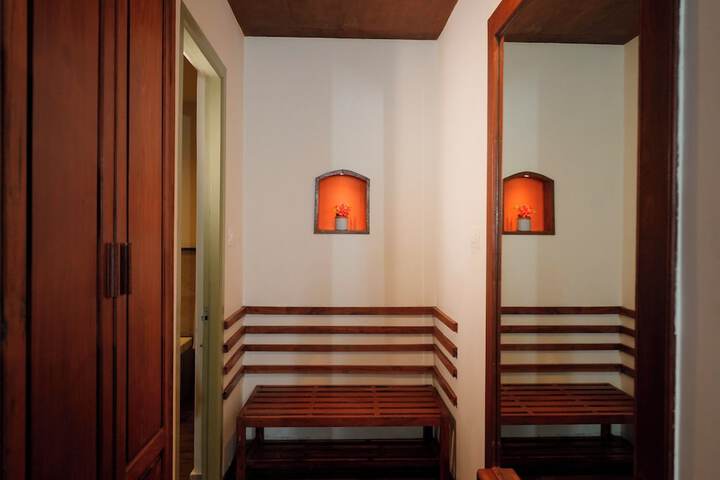 Room 24 of 114