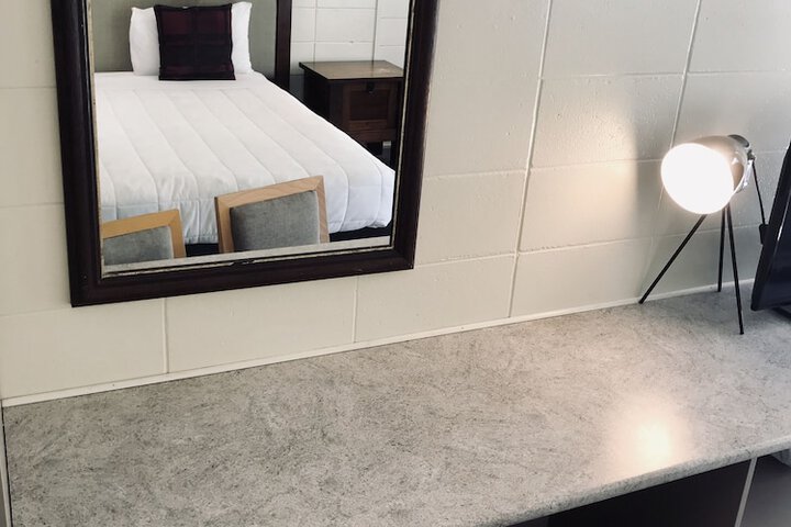 Room 13 of 174