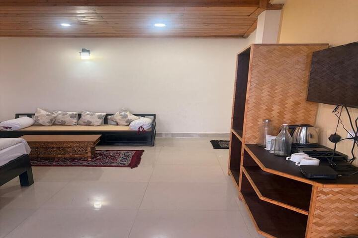 Room 12 of 22