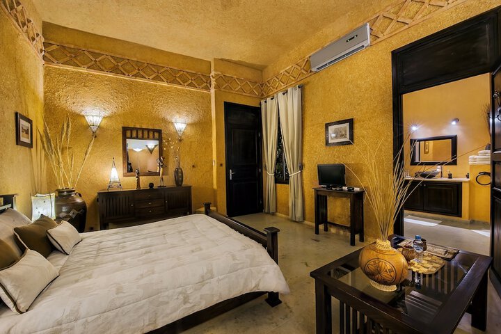 Room 10 of 74