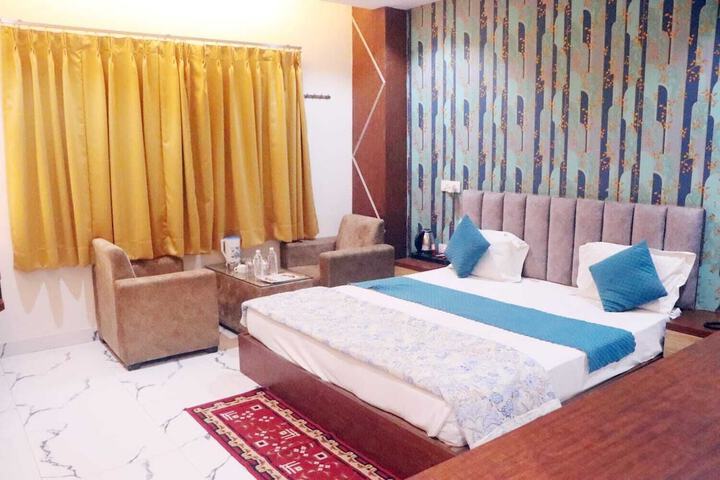 Room 15 of 36