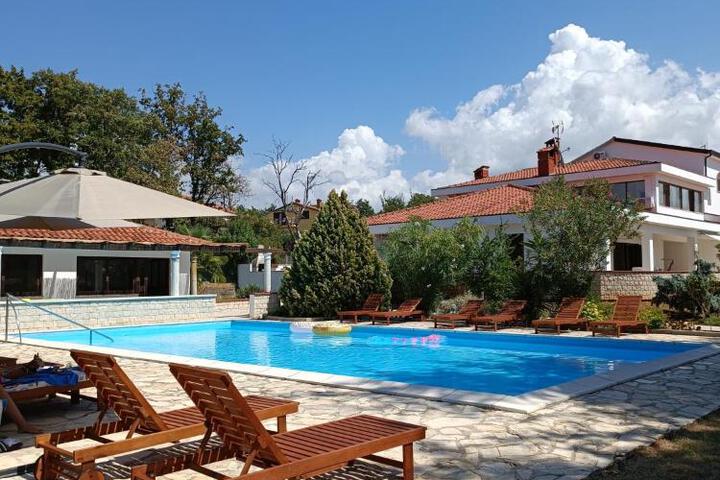 Hotel Pool