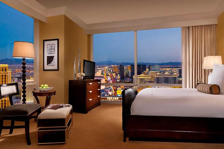 Room 8 of 44