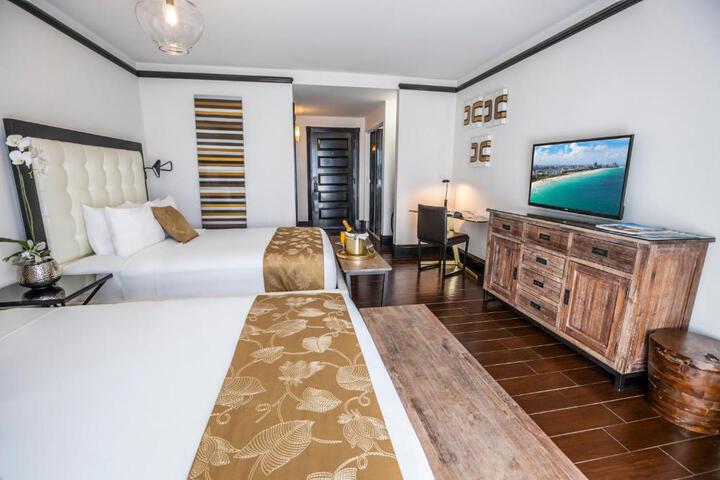 Classic 2 Queen Beds (4 of 13)
