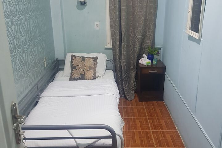 Room 10 of 38