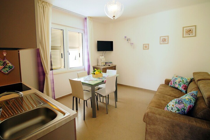 Room 13 of 20
