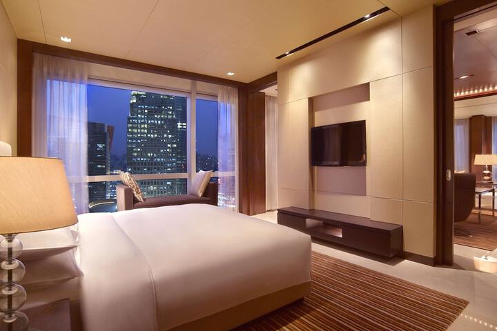 Room 13 of 105