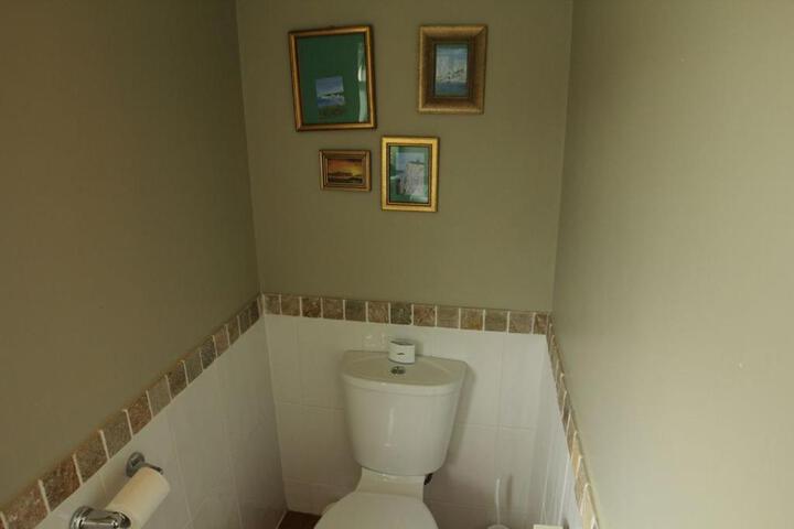 Room 7 of 12