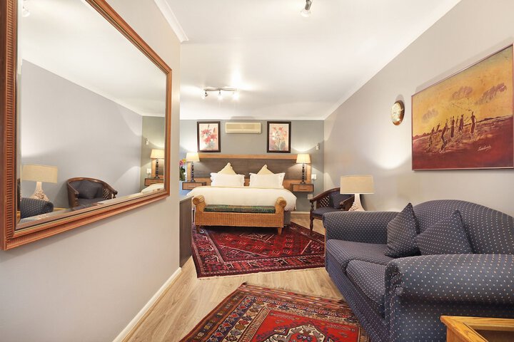 Room 11 of 80