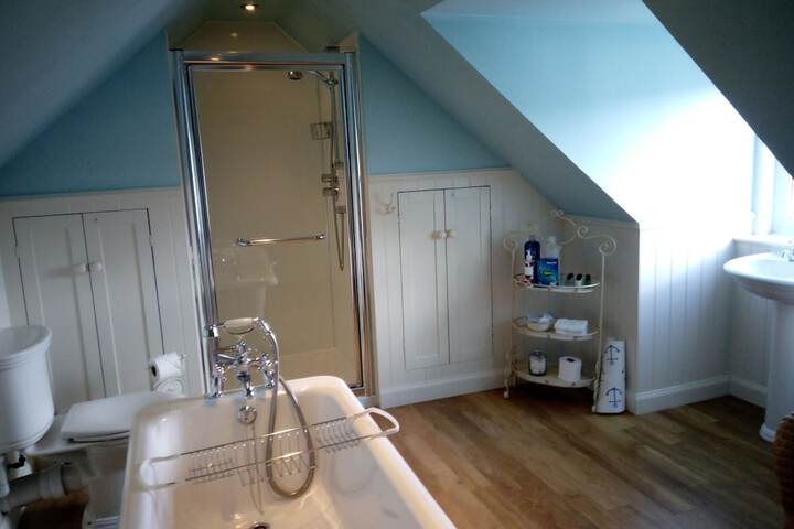 Room 30 of 47