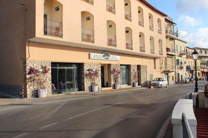 Hotel 76 of 82