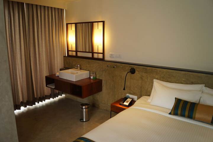 Room 3 of 54