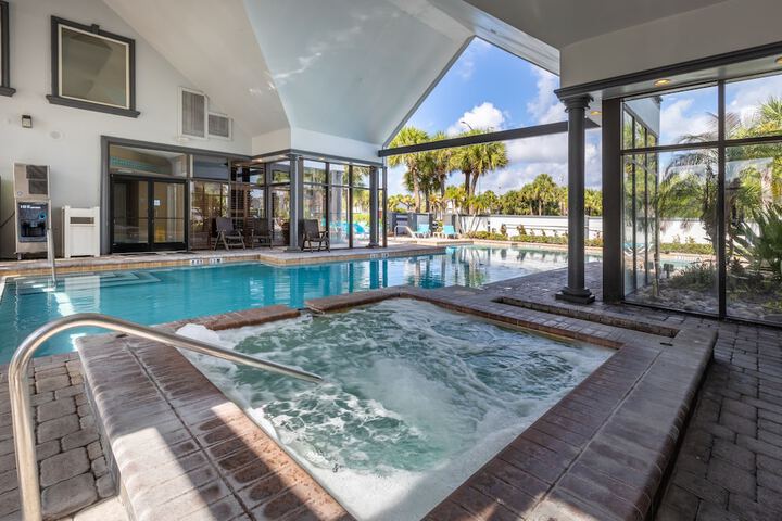 Indoor/outdoor pool