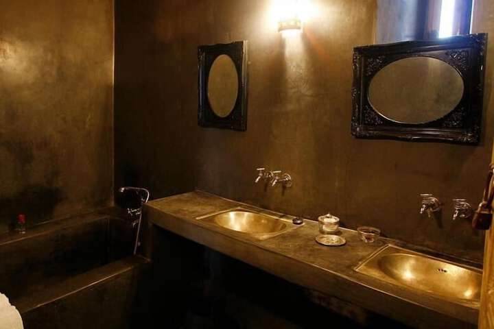 Clean Restrooms