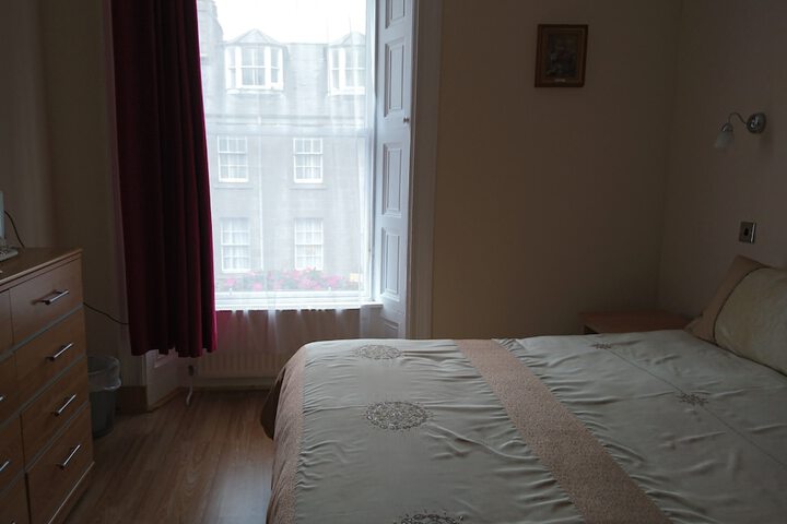 Room 3 of 25