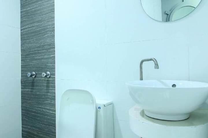 Room 14 of 25
